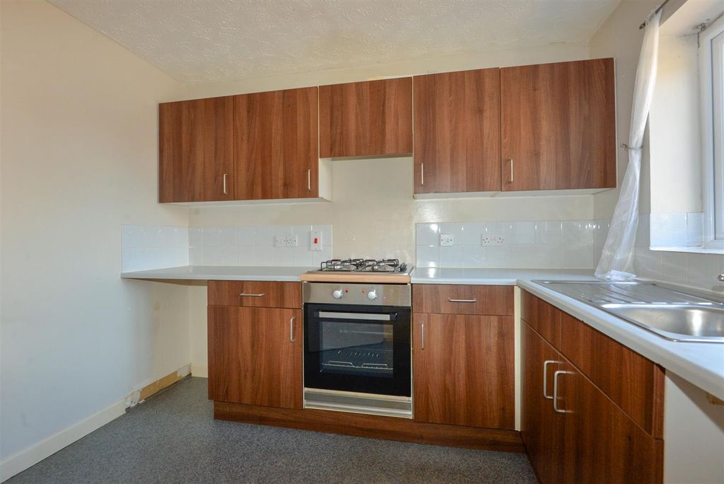 Property photo 2 of 14 Kitchen 1.Jpg