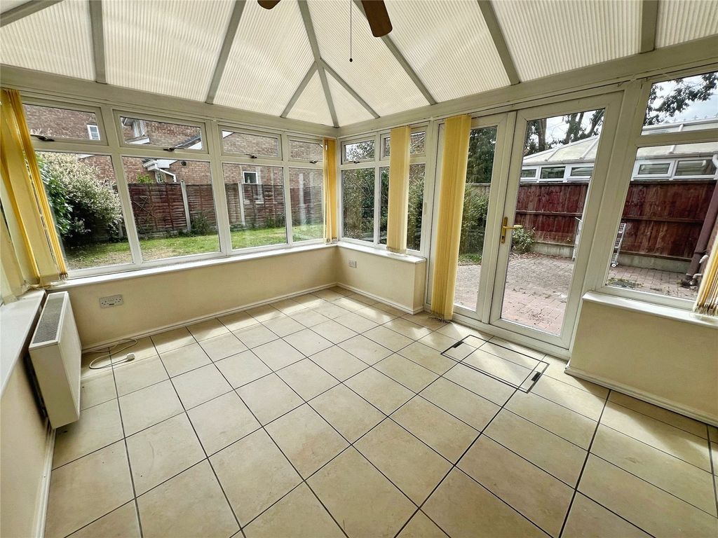 Property photo 2 of 17 Conservatory