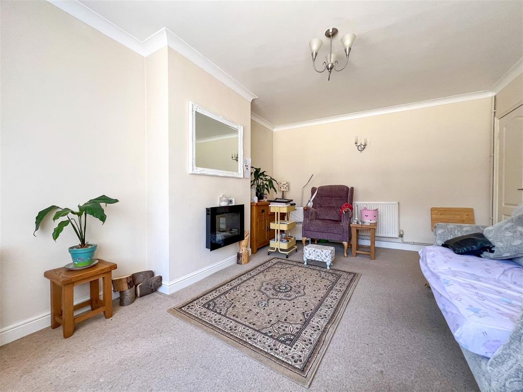 Property photo 3 of 19