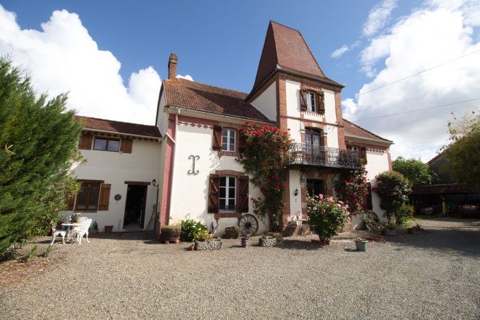 Property photo 1 of 33