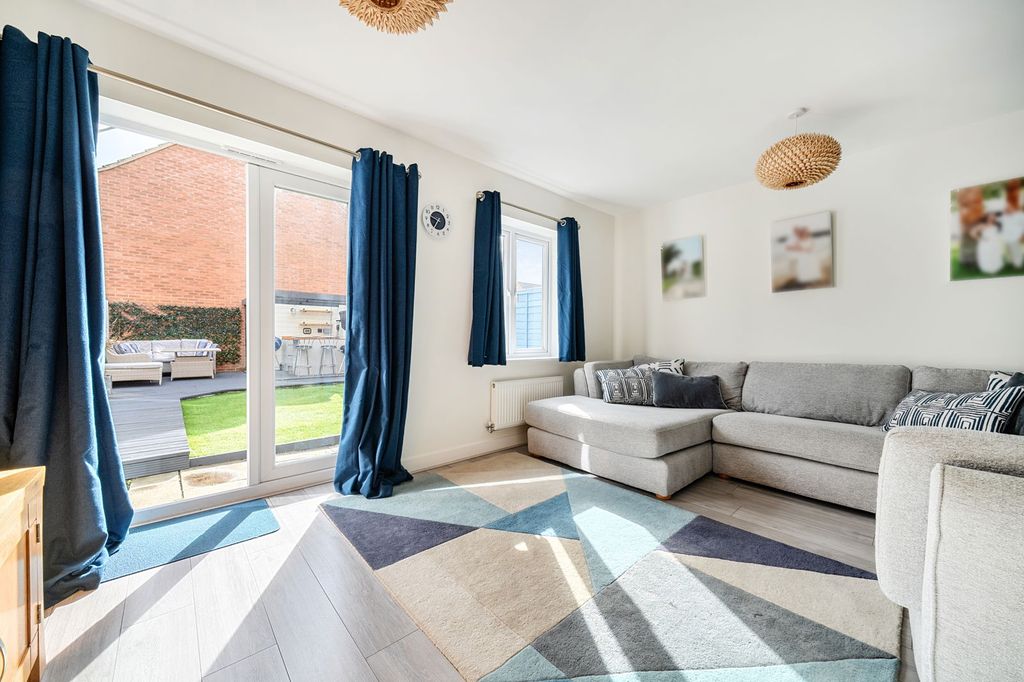 Property photo 3 of 16