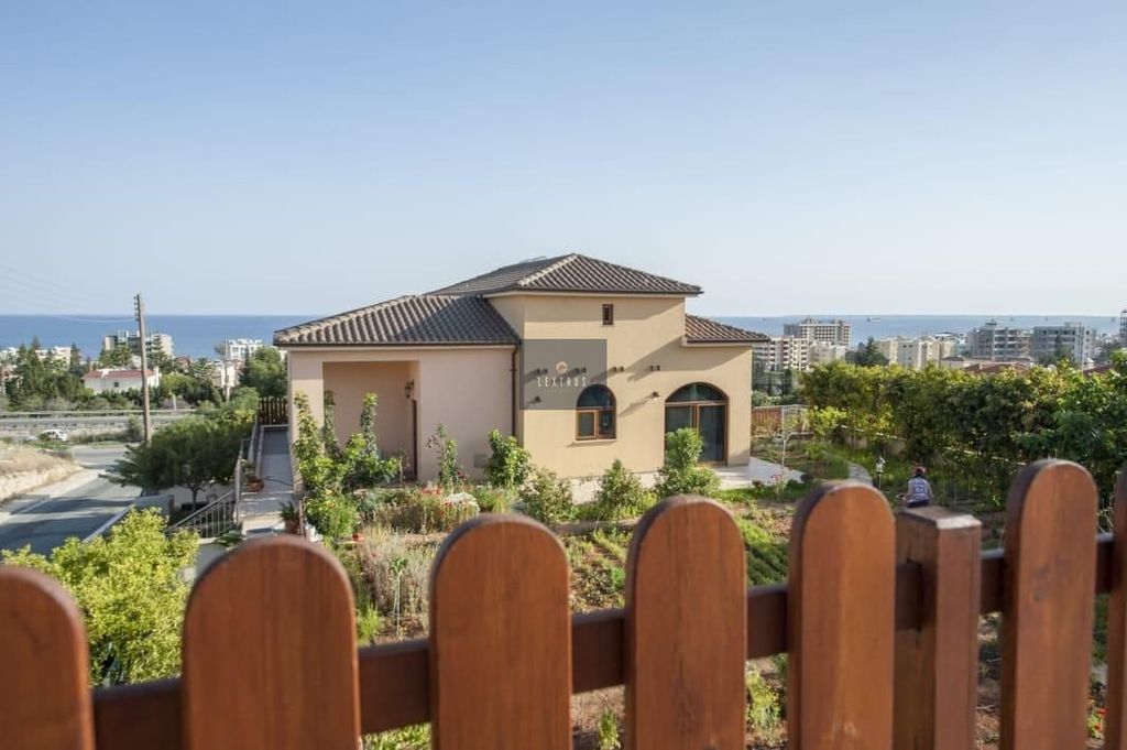 Property photo 3 of 50