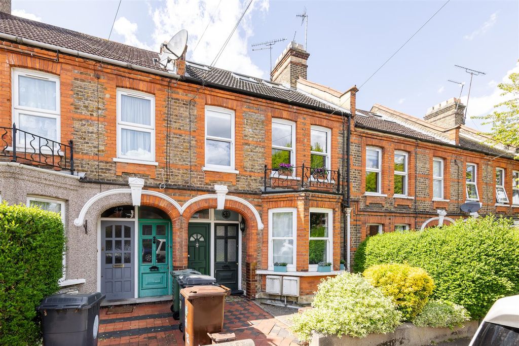 Property photo 1 of 33 Bemsted Road, E17