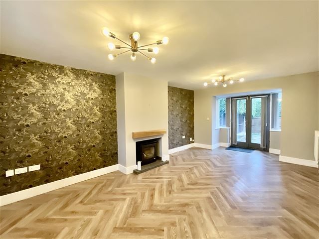 Property photo 2 of 21 Lounge