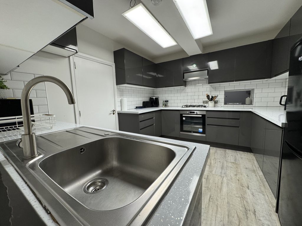 Property photo 3 of 12 Thumbnail_Image