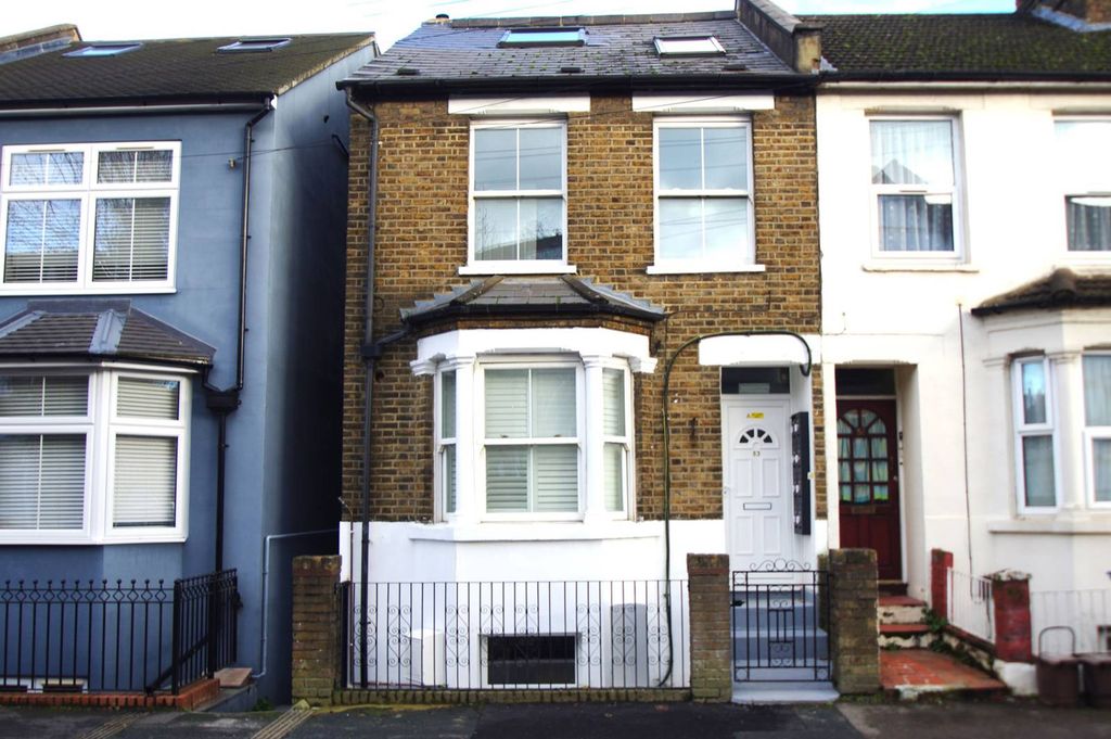 Property photo 2 of 5