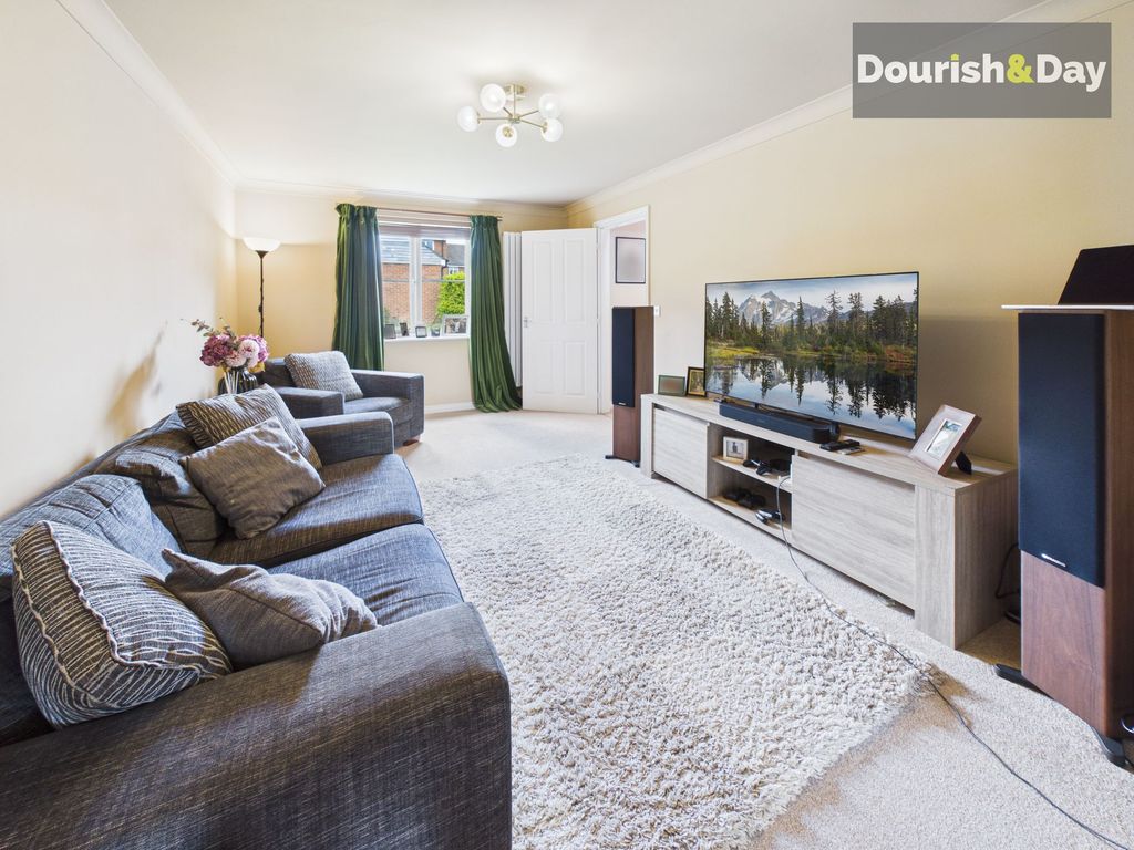Property photo 2 of 34