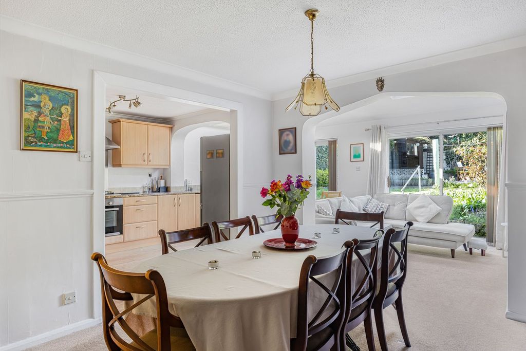 Property photo 3 of 26