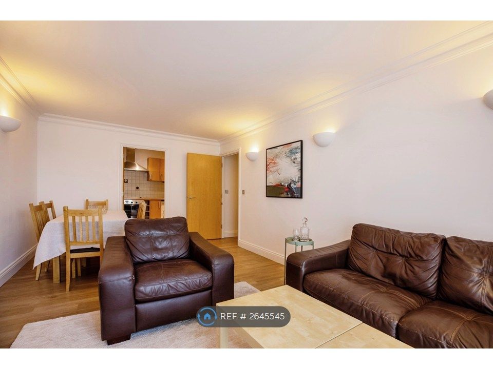 Property photo 3 of 20 Living Room