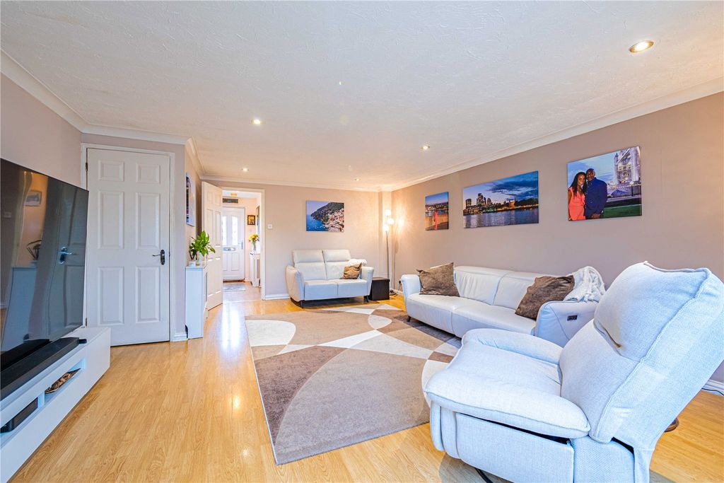 Property photo 3 of 23 Picture No. 11