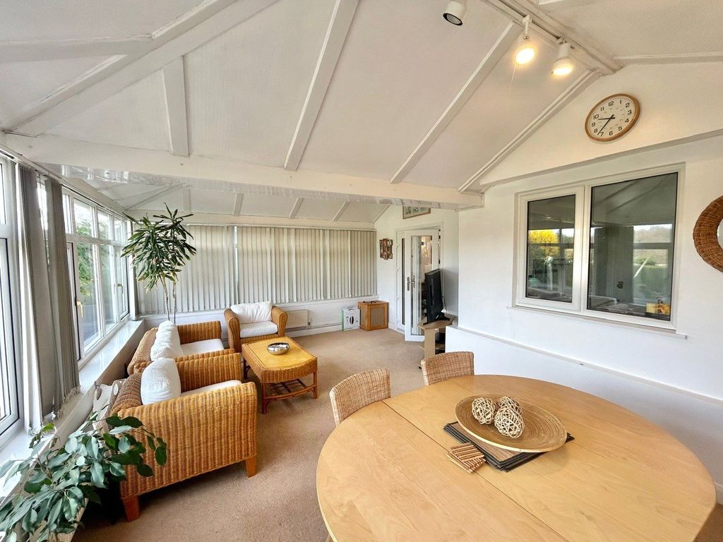 Property photo 2 of 34 Picture No. 24