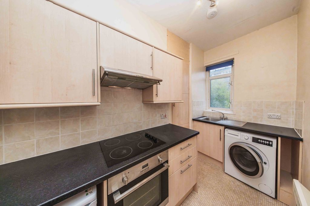 Property photo 3 of 15 Picture 3