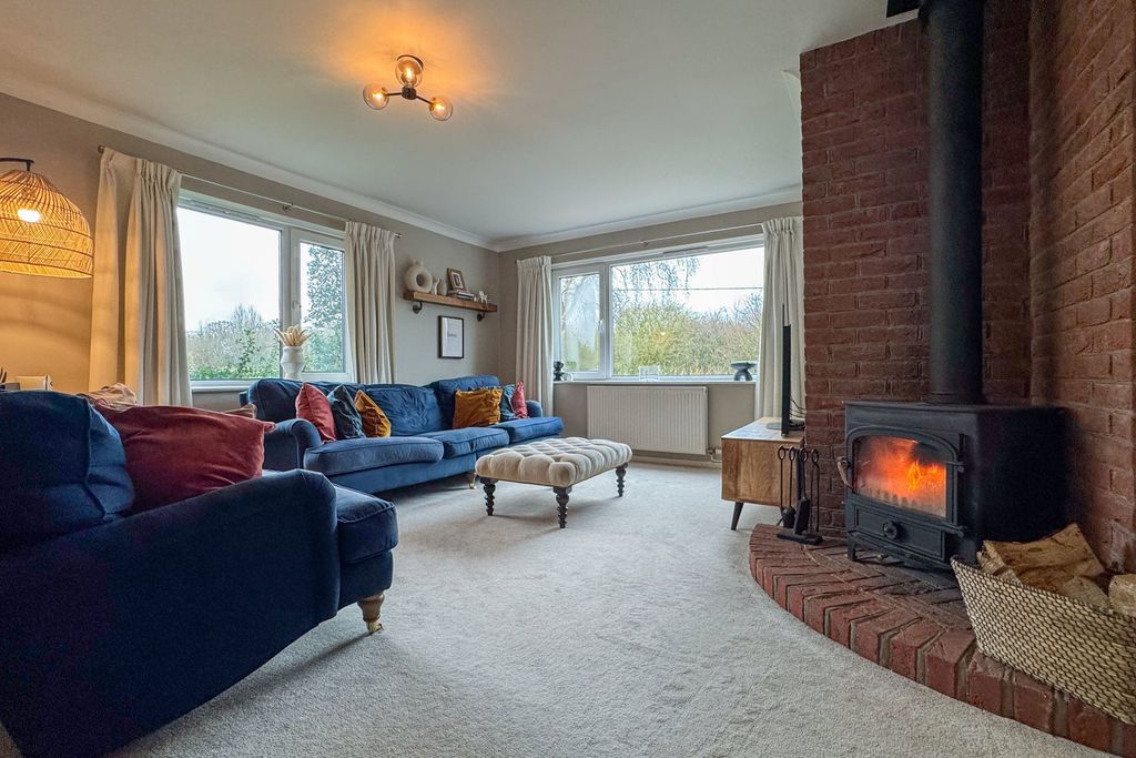 Property photo 2 of 20