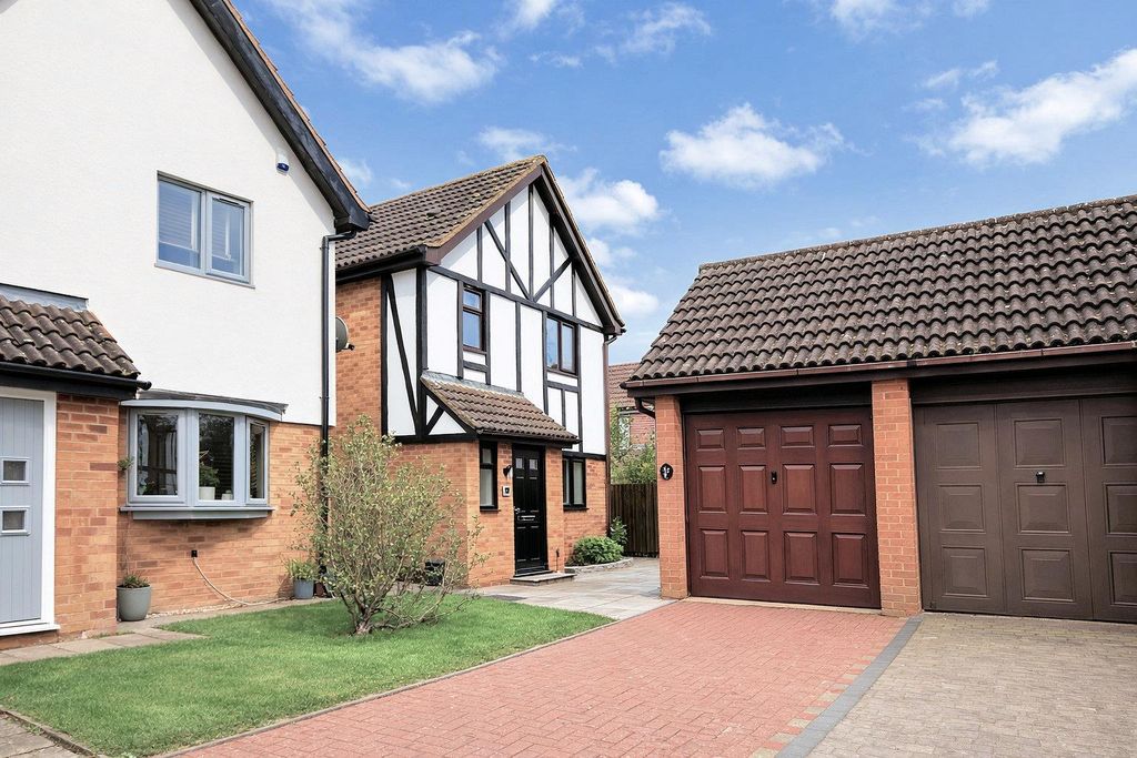 Property photo 1 of 21 12Peartreeclose-H1.Jpg