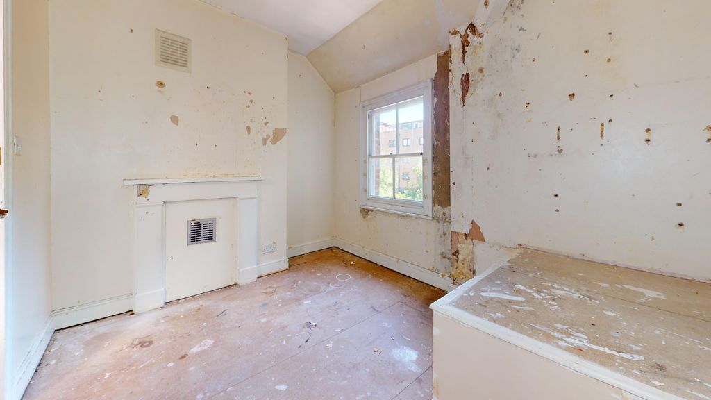 Property photo 3 of 15 Flat C, 1 Linthorpe Road, Stamford Hill, London, N16 5Re