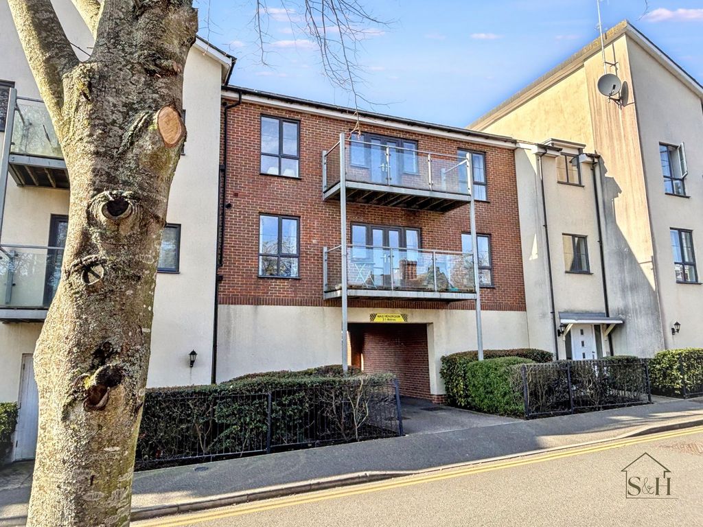 Property photo 3 of 12