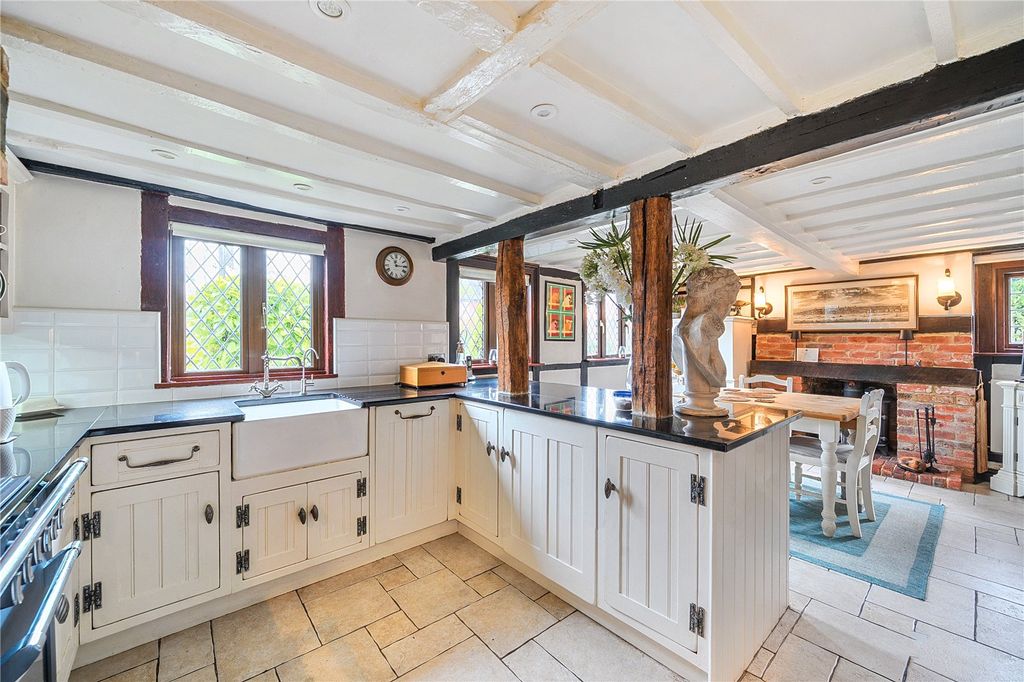 Property photo 3 of 29 Kitchen