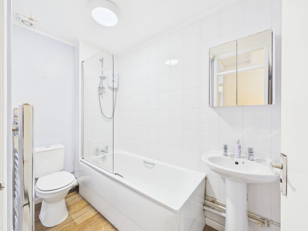 Additional image 7 of 1 bed flat for saleArrancourt, Gilligan Close, Horsham RH12