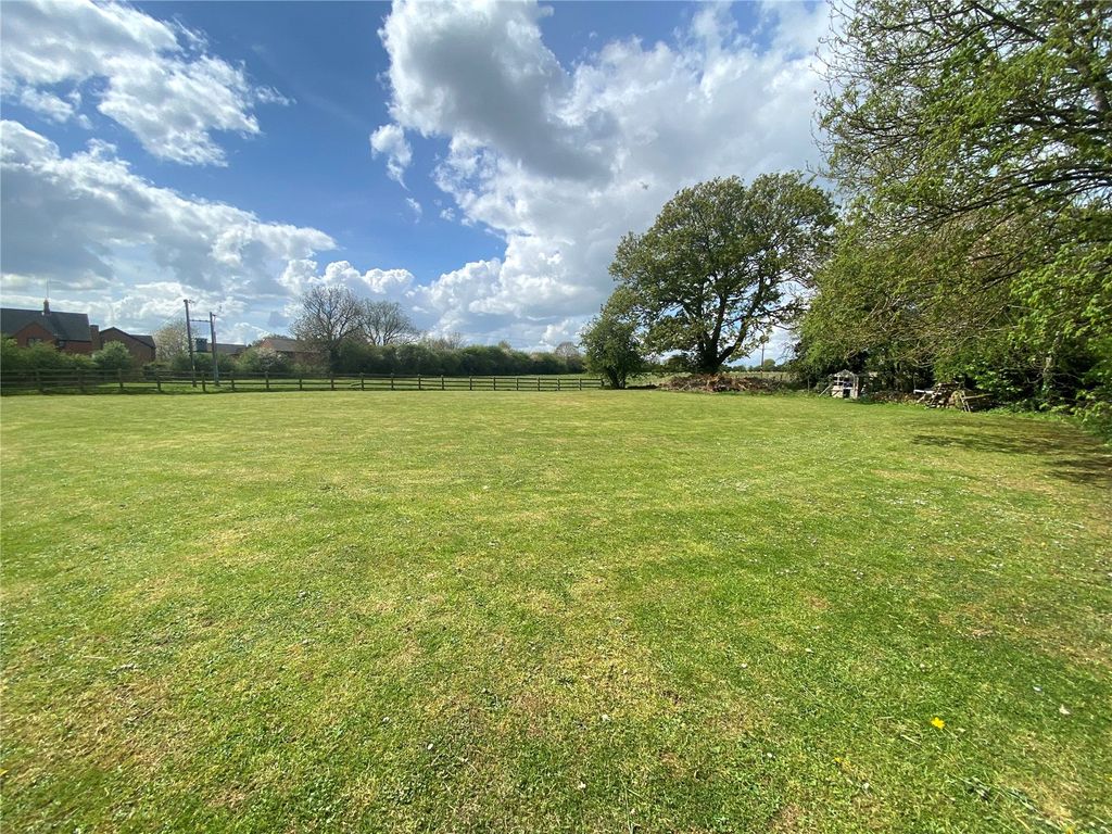 Property photo 2 of 38 Picture No. 98