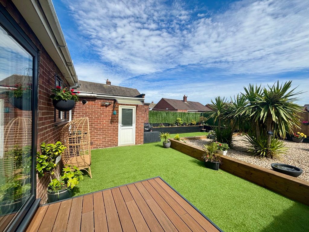 Property photo 2 of 27