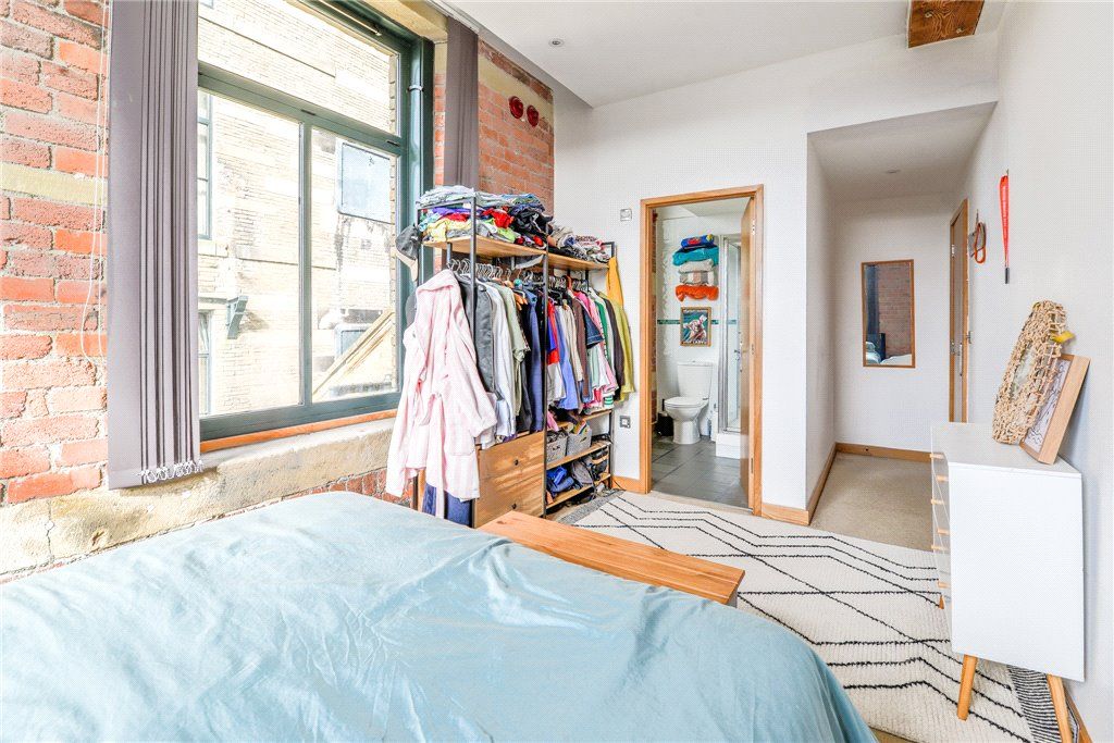 Property photo 3 of 16 Bedroom