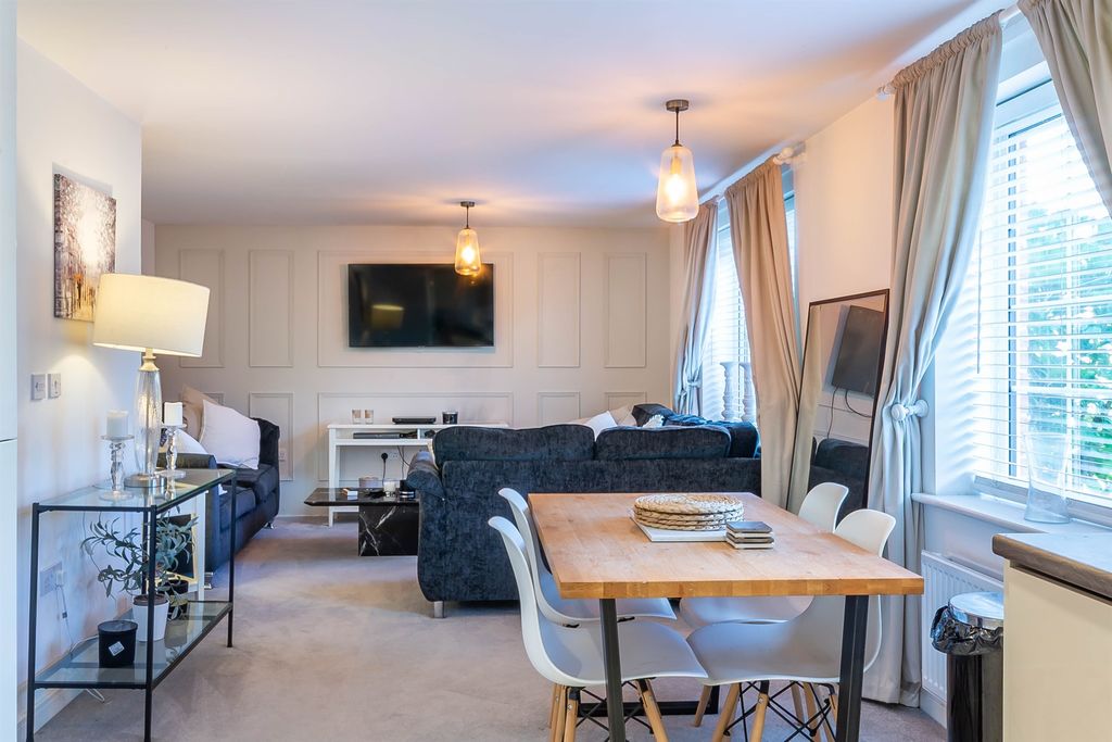 Property photo 2 of 15 Lounge Diner And Kitchen