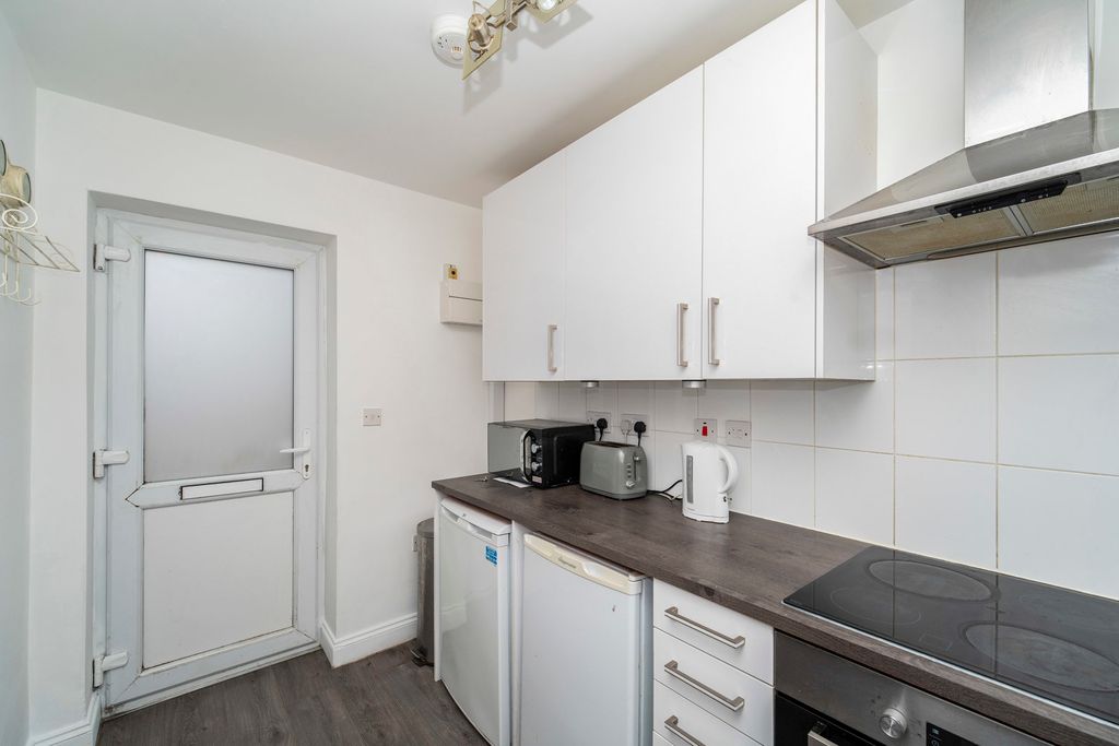 Property photo 3 of 10 Pbox-Img.Jpg