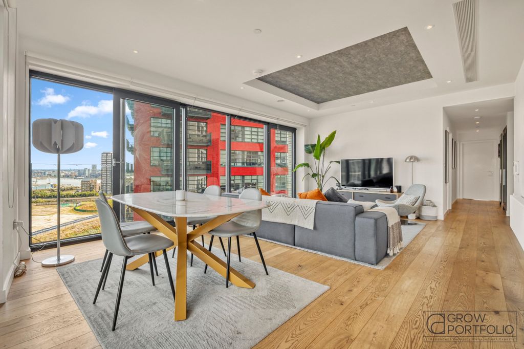 Property photo 2 of 27