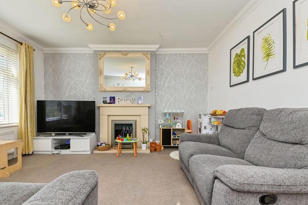Property photo 2 of 10 Pbox-Img.Jpg