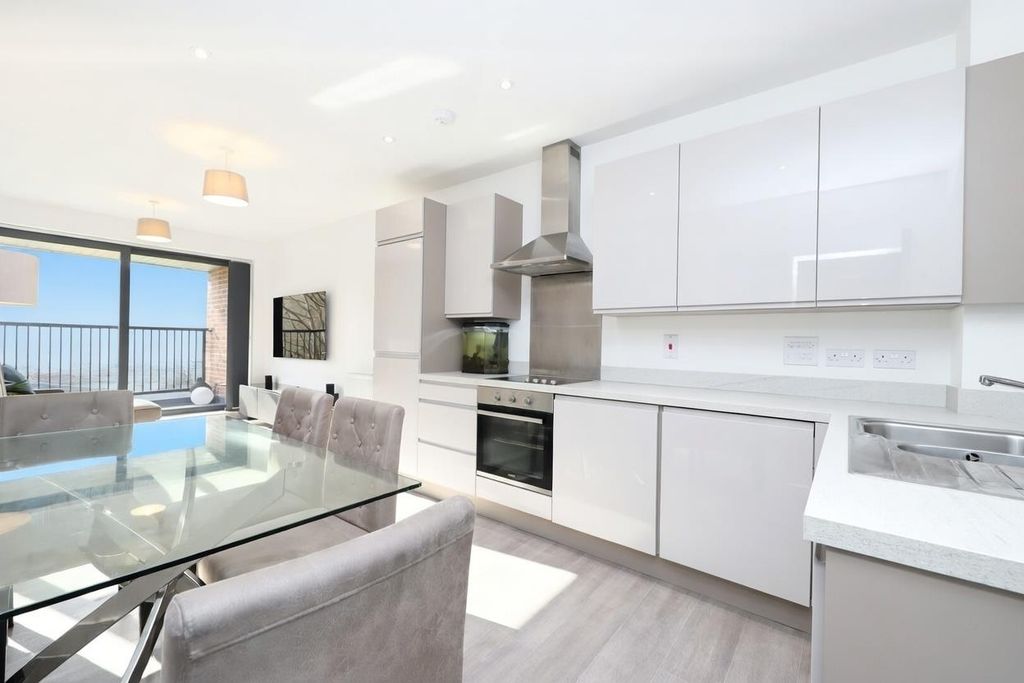 Property photo 2 of 12 Kitchen