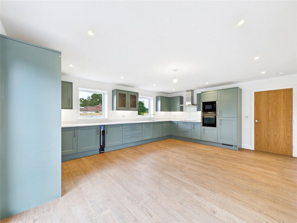 Property photo 1 of 17 Picture No. 10