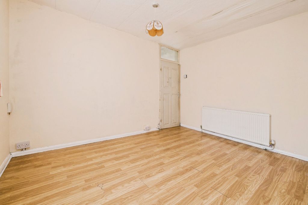 Property photo 2 of 21 Pbox-Img.Jpg