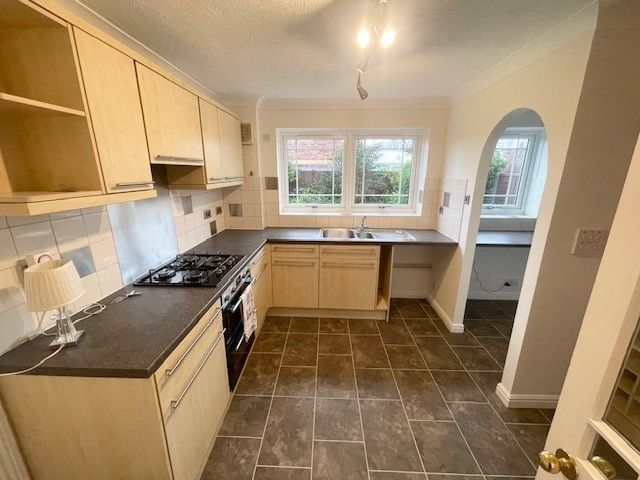 Property photo 3 of 12 Kitchen