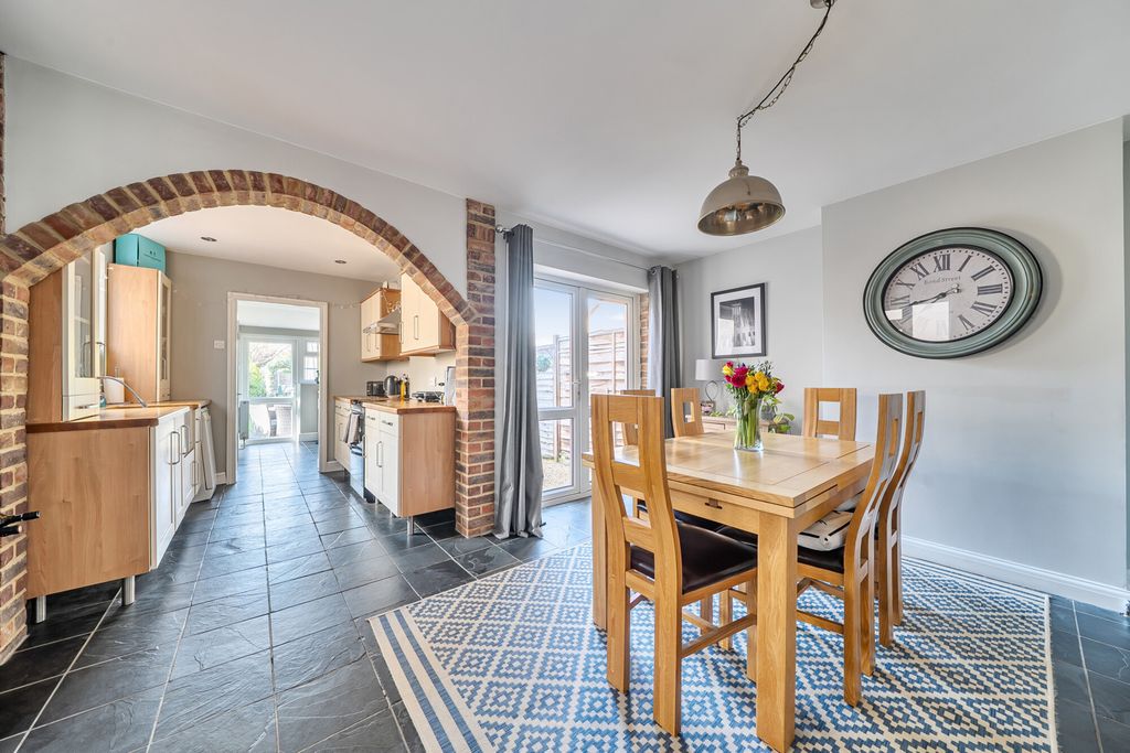 Property photo 3 of 20 1419188-11-699F29...