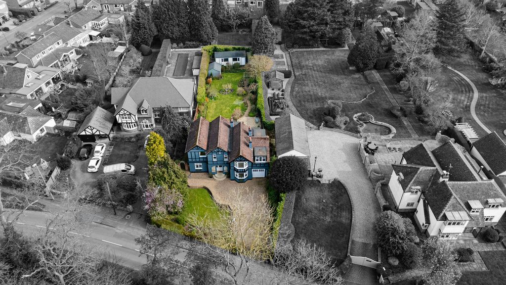 Property photo 3 of 32