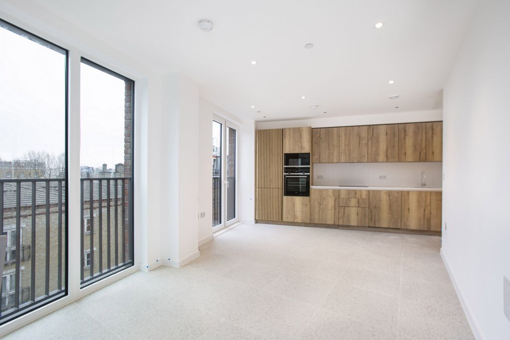 Property photo 2 of 14 Photo 6