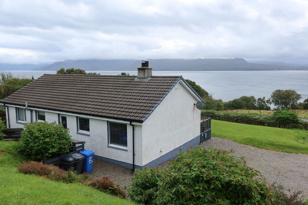 Property photo 2 of 64