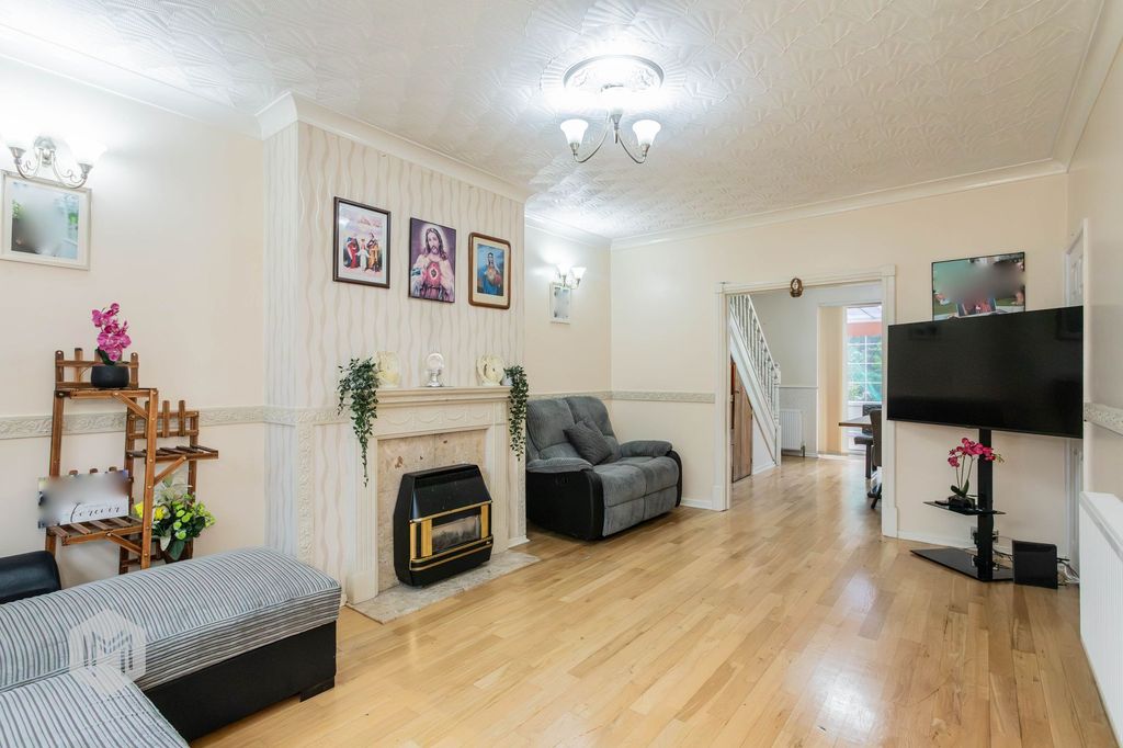 Property photo 2 of 36