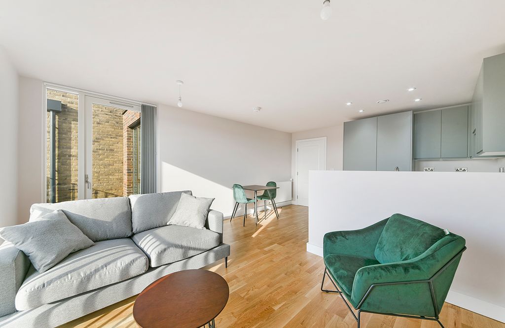 Property photo 2 of 9