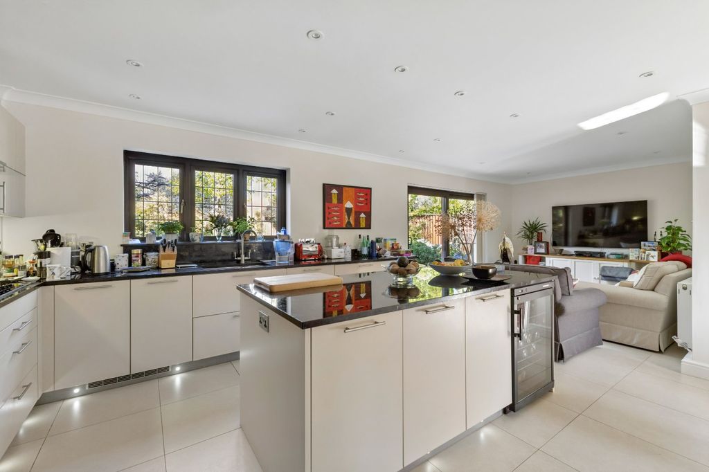 Property photo 3 of 21 Picture No. 07