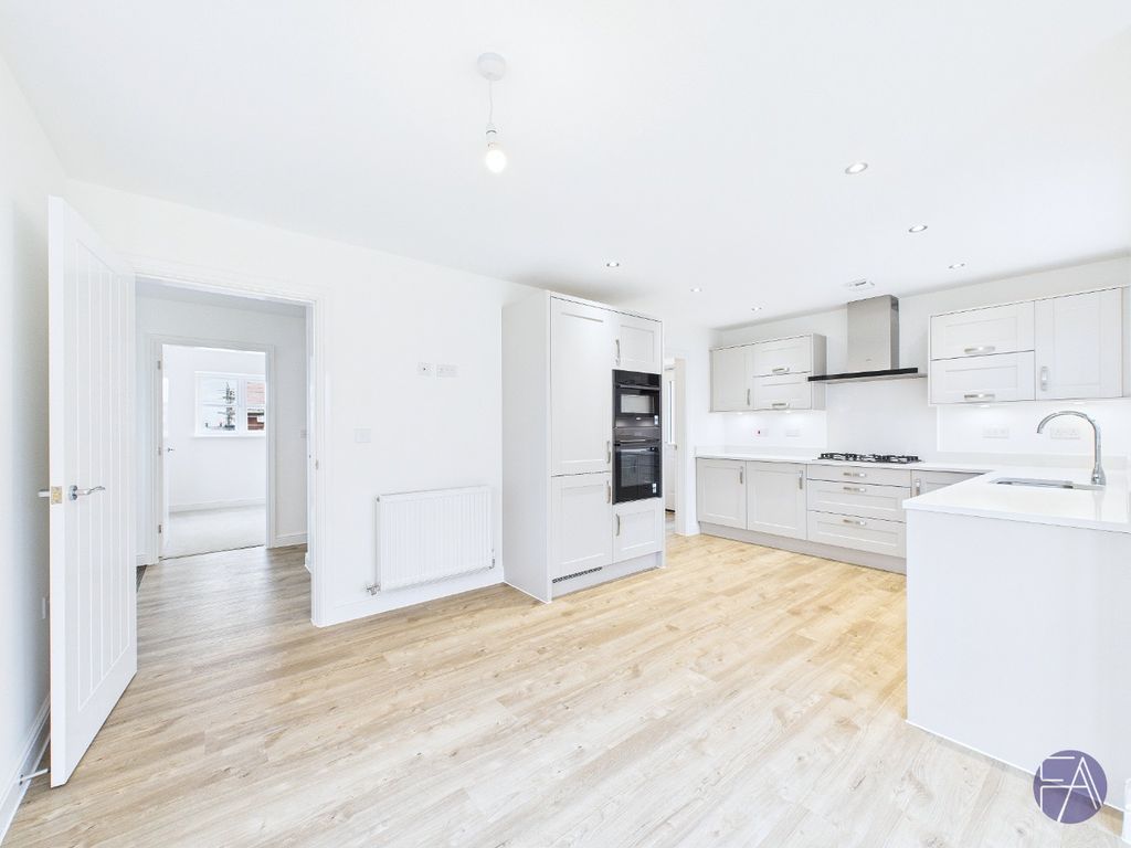 Property photo 3 of 20 4880275