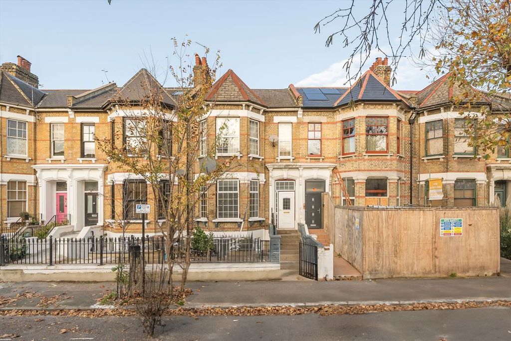 Property photo 1 of 11