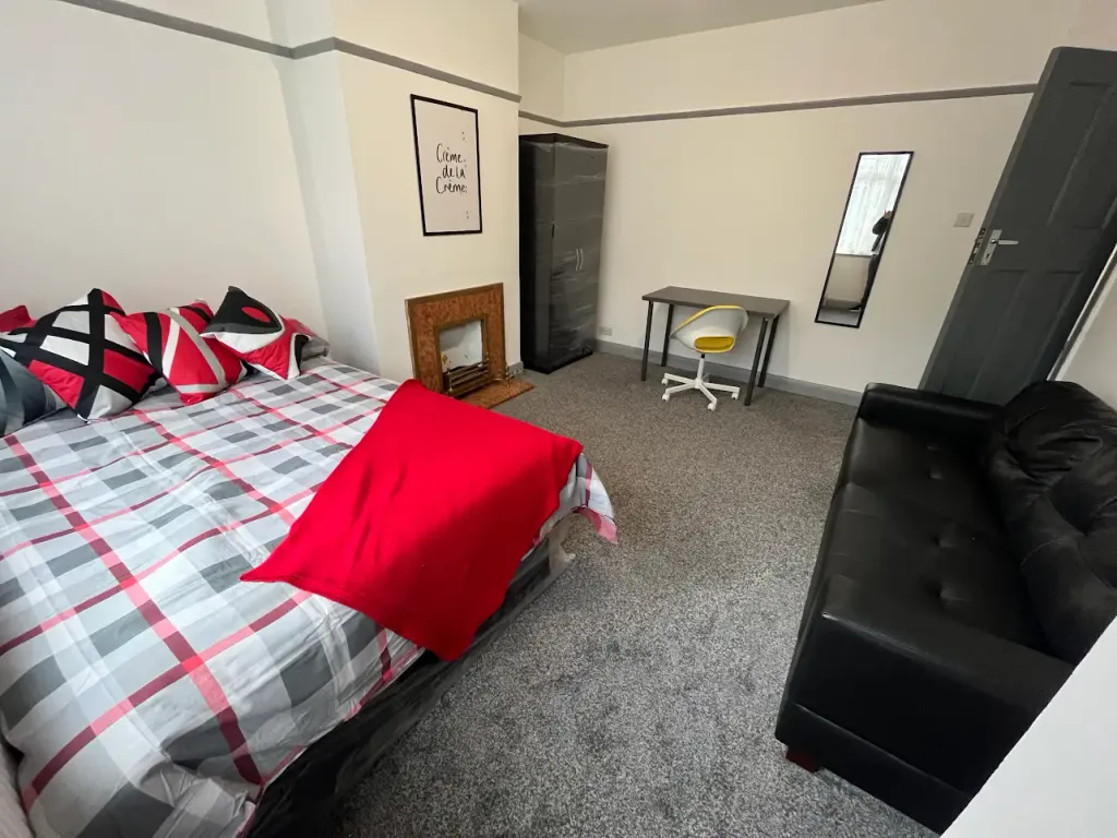 Property photo 1 of 4