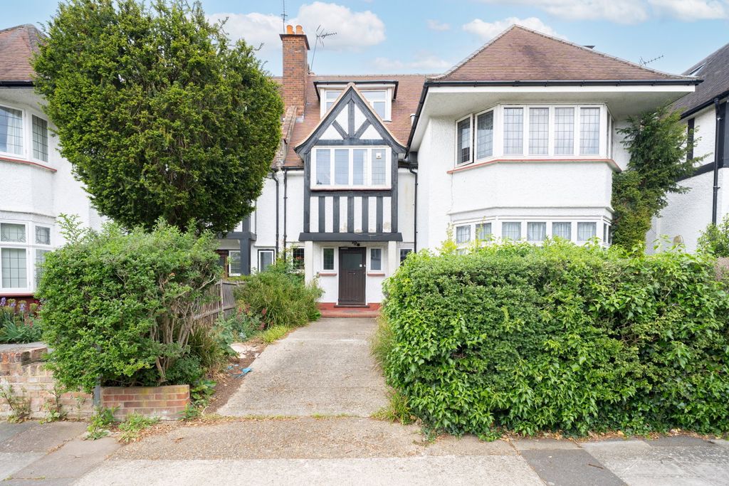 Property photo 1 of 8