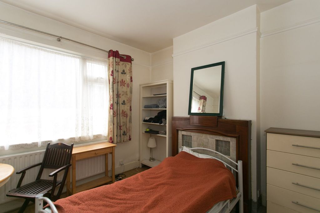 Property photo 3 of 16 Picture No. 15