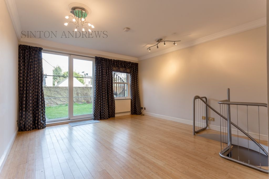 Property photo 2 of 10 Photo 3