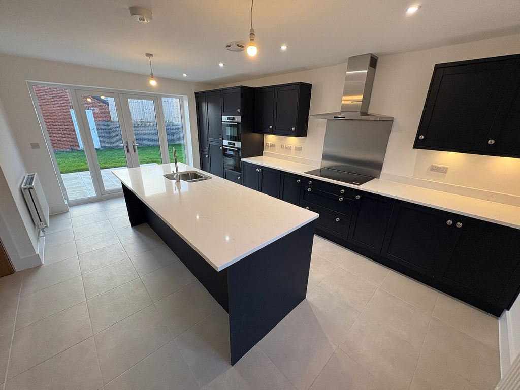 Property photo 3 of 22