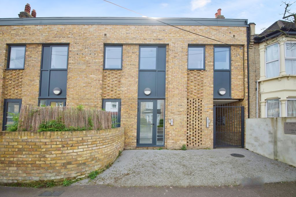 Property photo 1 of 19 Photography