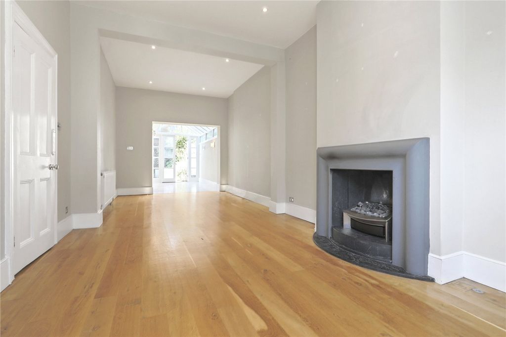 Property photo 3 of 9
