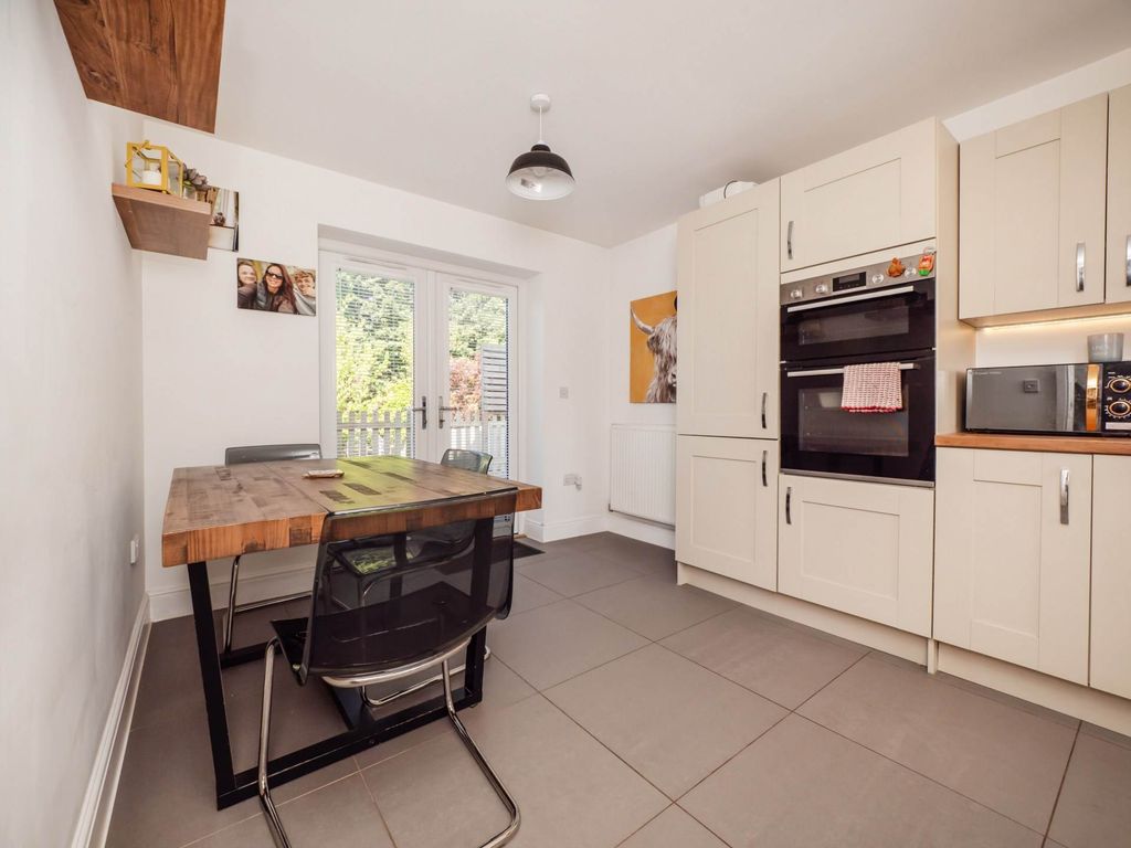 Property photo 3 of 39